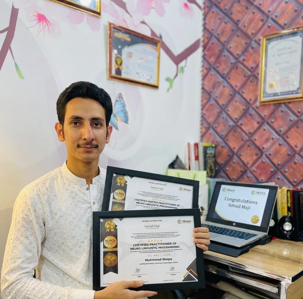 اسماعیل حاجی اپنی این ایل پی اسناد کے ساتھ